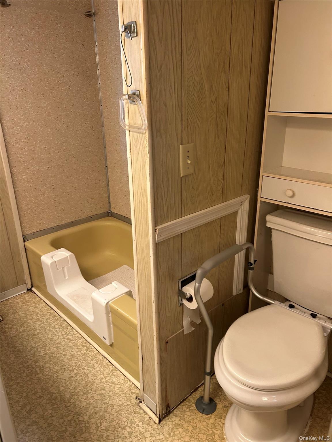 1964 River Rd # 37, Calverton, NY 11933