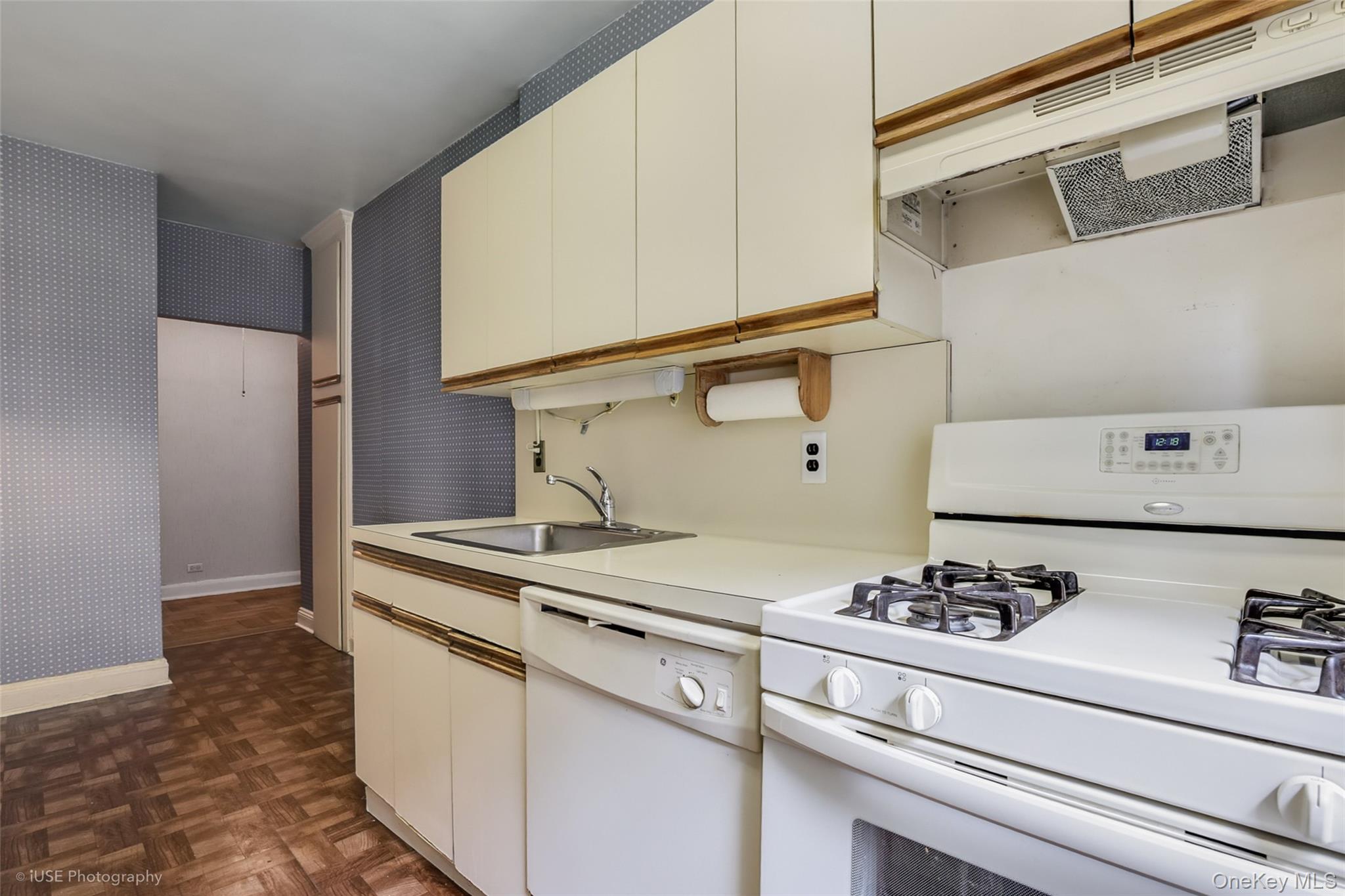 48-17 42 Street # 2C, Sunnyside, NY 11104