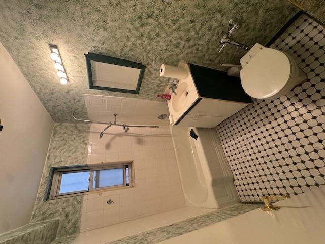 221 McDonald Ave Avenue # 1G, Brooklyn, NY 11218