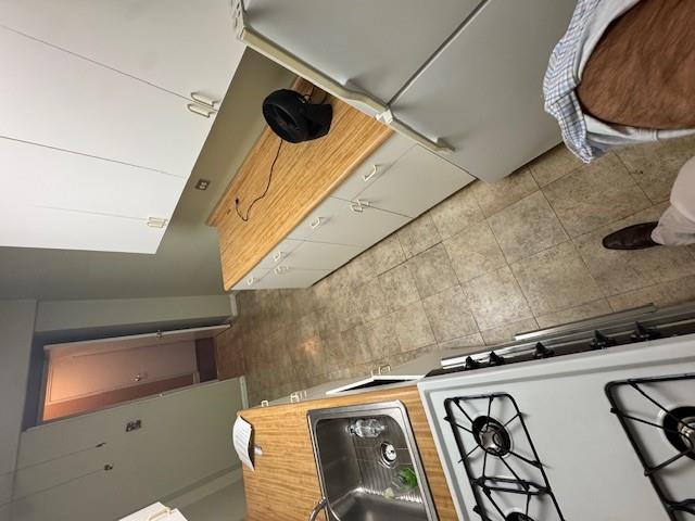 221 McDonald Ave Avenue # 1G, Brooklyn, NY 11218