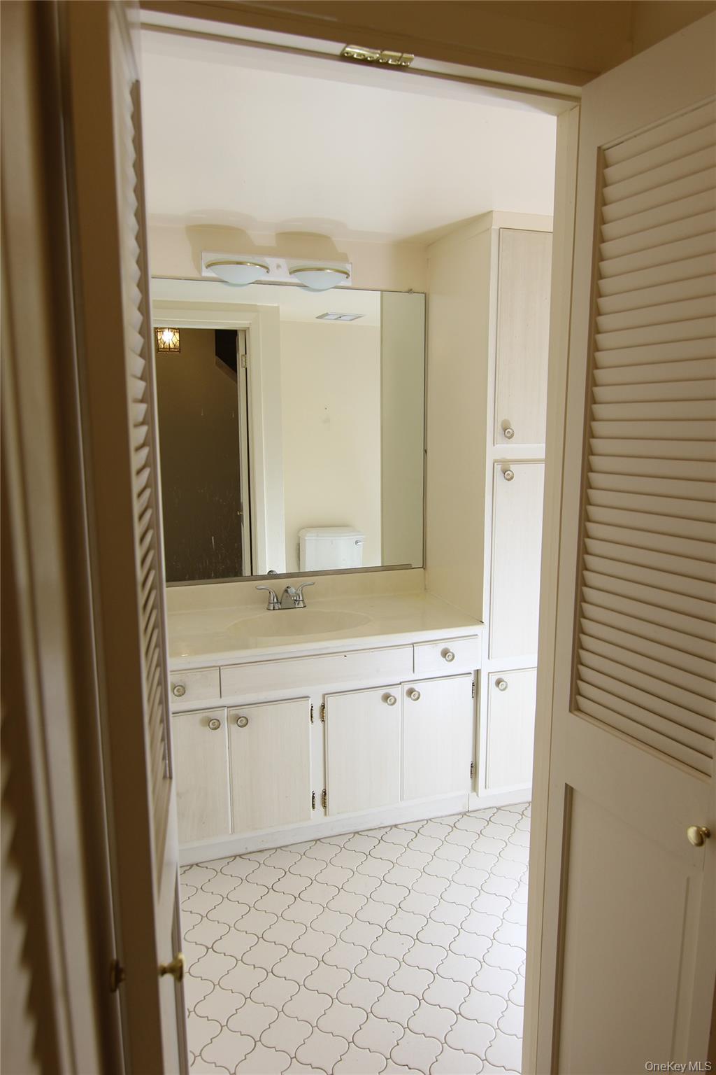 221 Locust Lane, Irvington, NY 10533