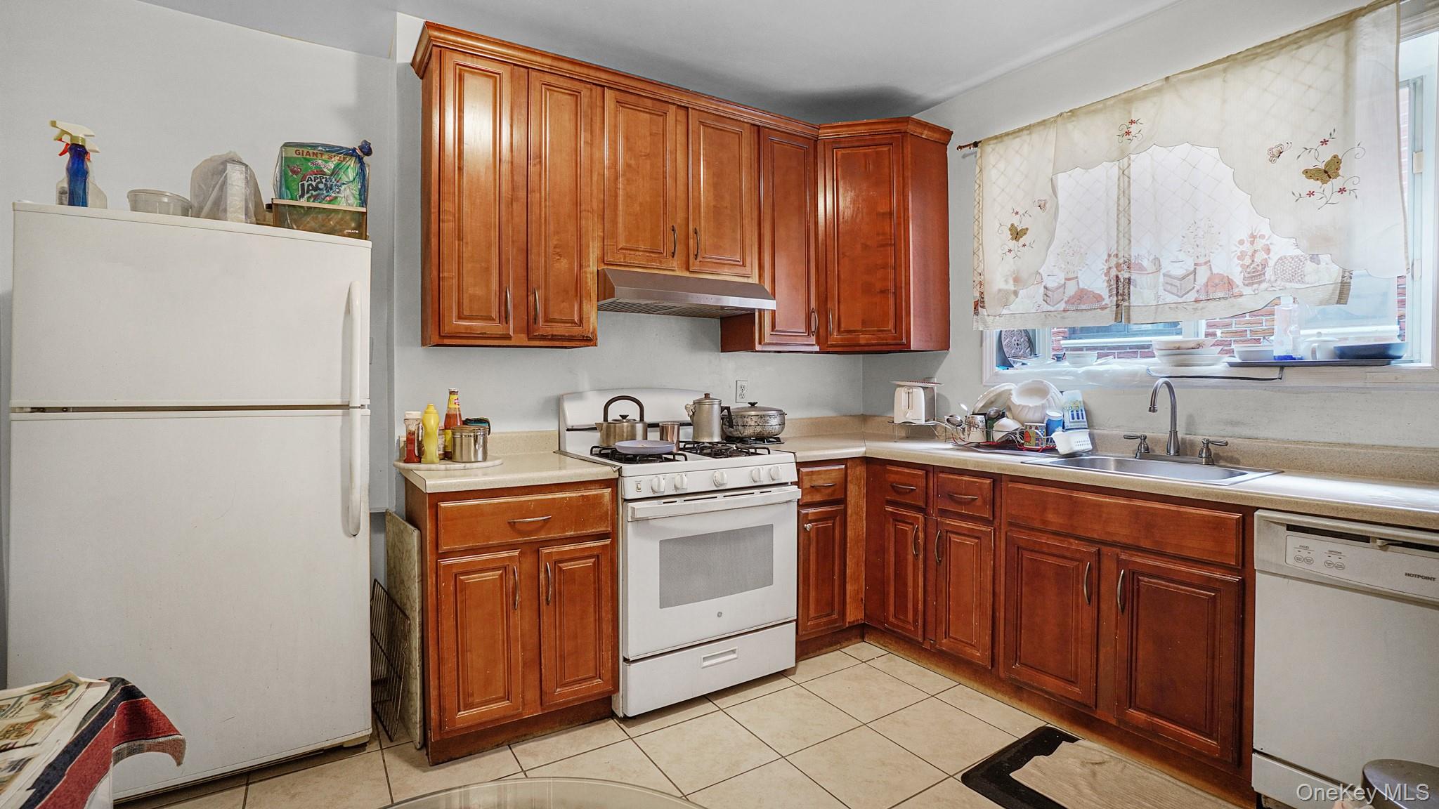 85-35 Parsons Blvd., Briarwood, NY 11435