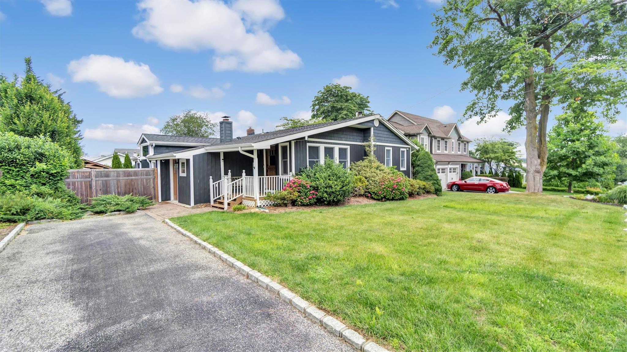 22 Coles Place, Northport, NY 11768