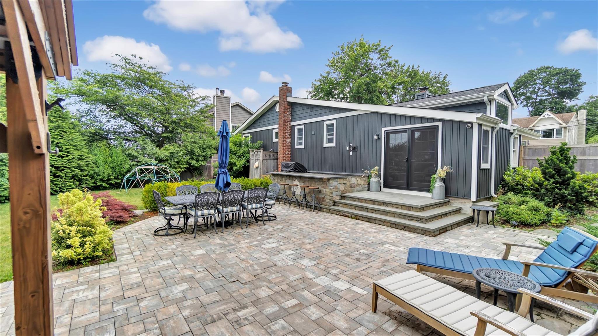 22 Coles Place, Northport, NY 11768