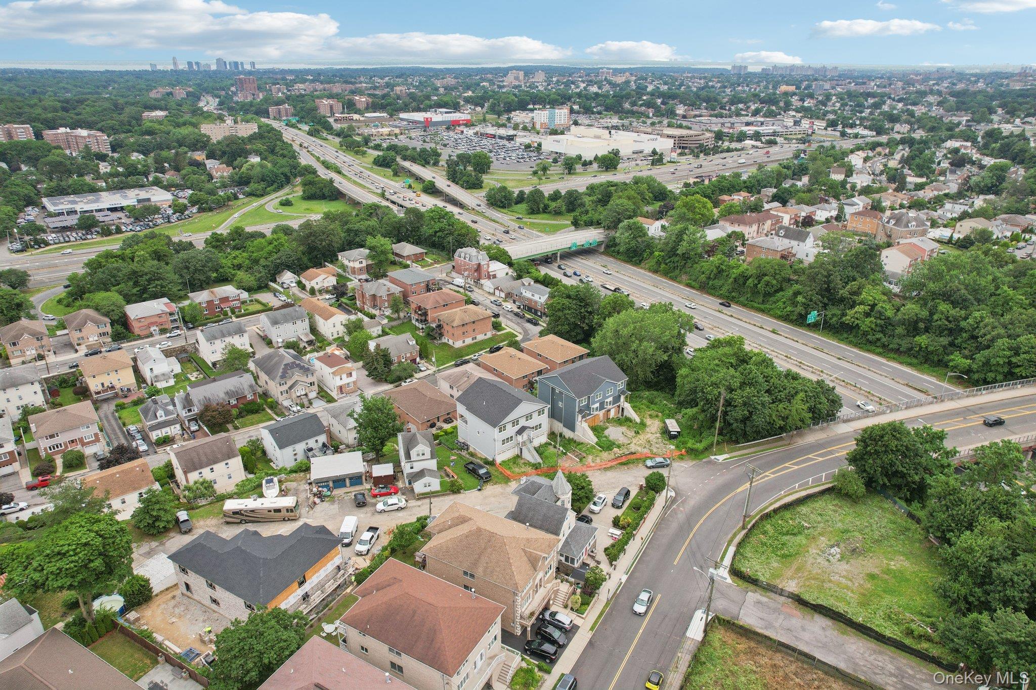 90 University Avenue, Yonkers, NY 10704