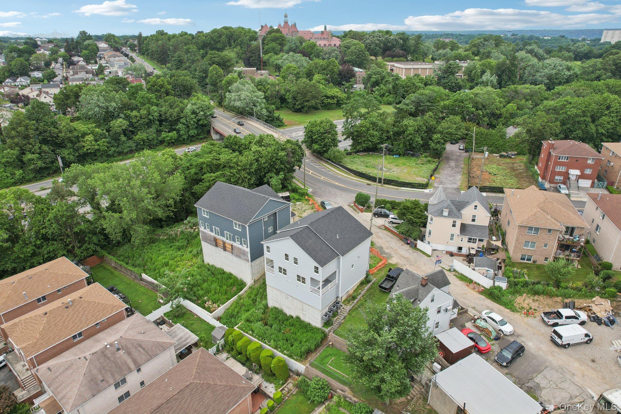 90 University Avenue, Yonkers, NY 10704