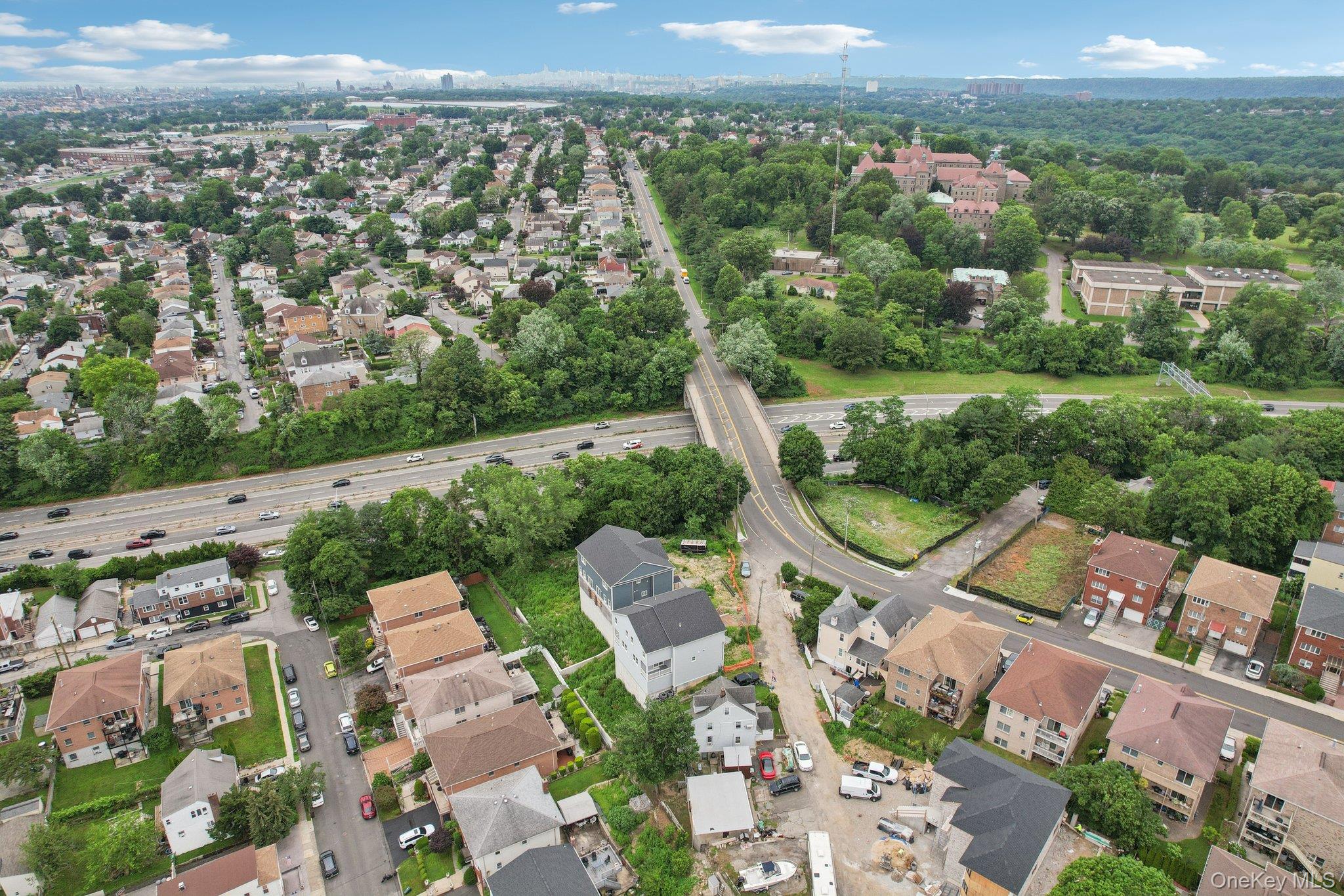 90 University Avenue, Yonkers, NY 10704