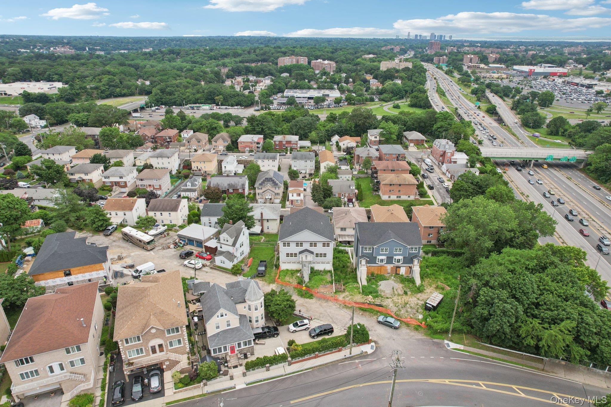 90 University Avenue, Yonkers, NY 10704