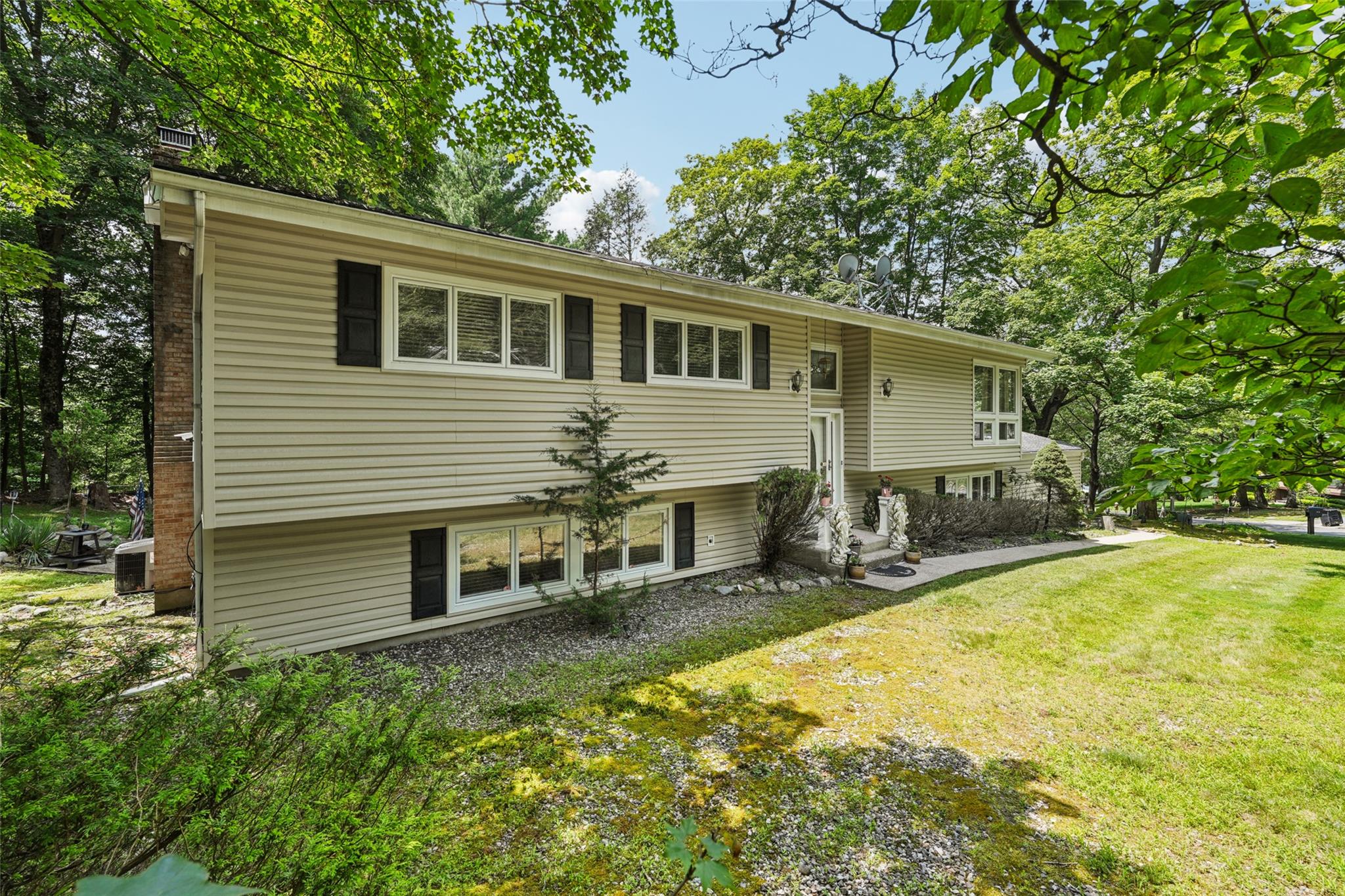 11 Lancaster Lane, Monsey, NY 10952