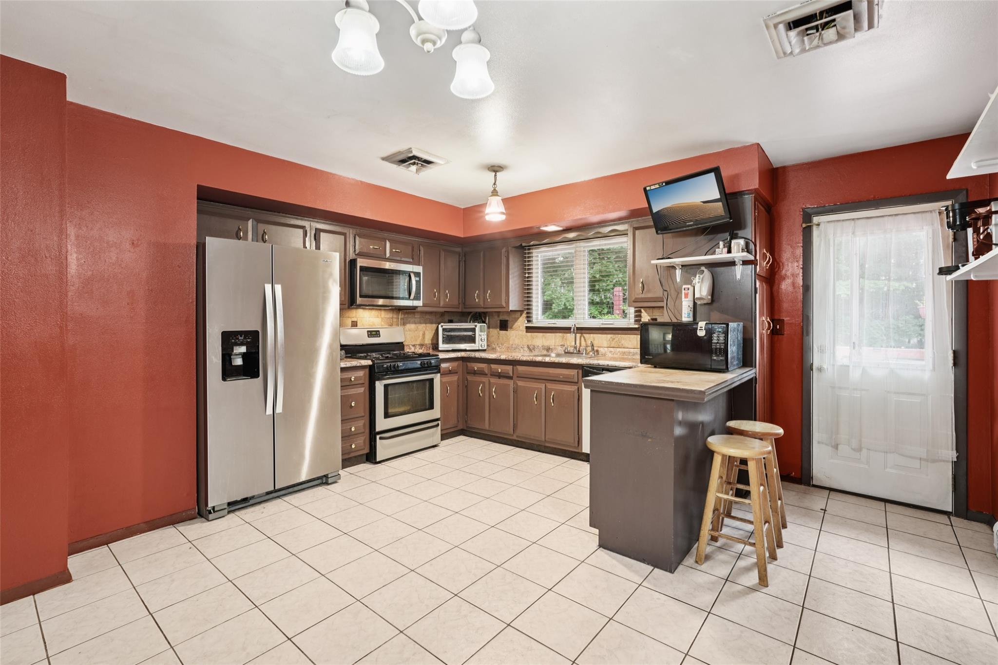 11 Lancaster Lane, Monsey, NY 10952