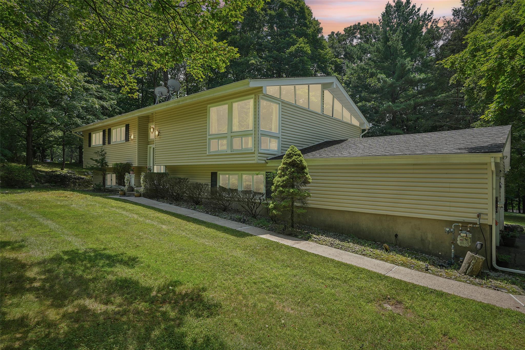 11 Lancaster Lane, Monsey, NY 10952