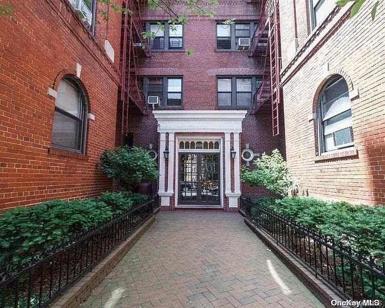 35-20 73rd Street # 6R, Jackson Heights, NY 11372