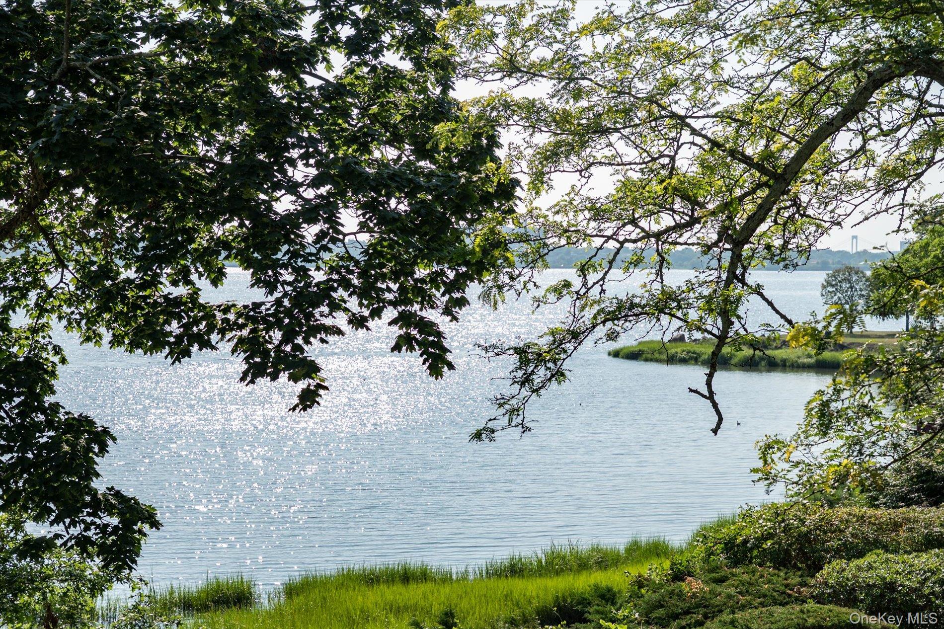 6 Shore Drive, Great Neck, NY 11021