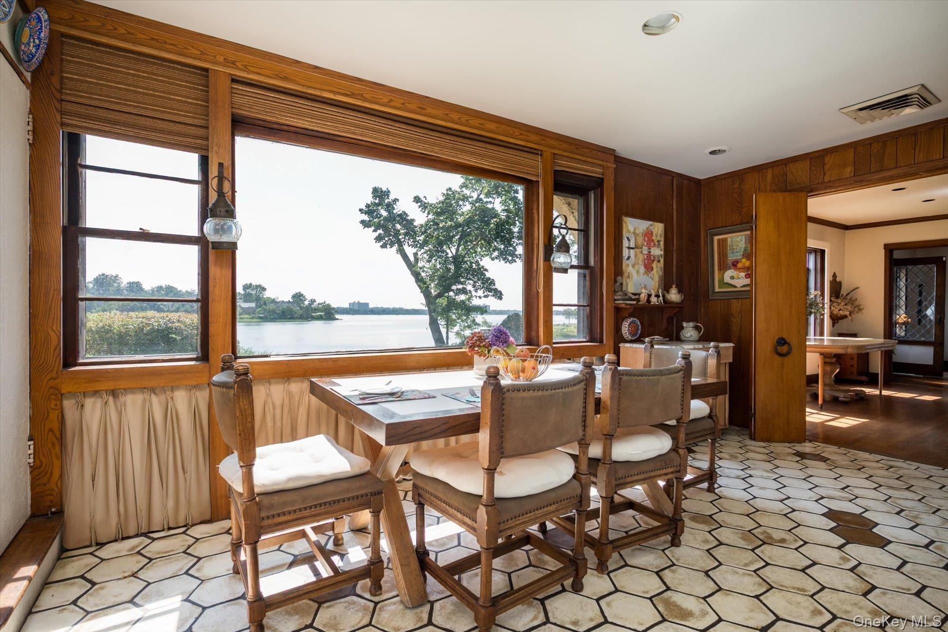 6 Shore Drive, Great Neck, NY 11021