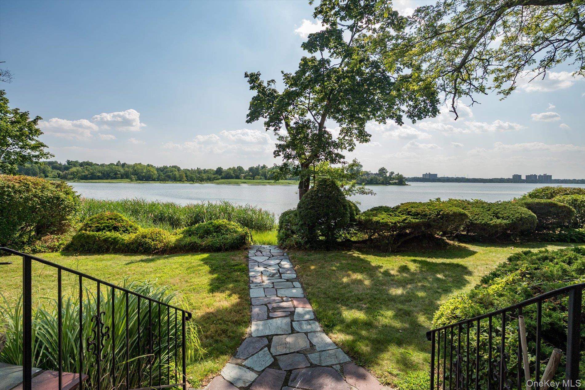 6 Shore Drive, Great Neck, NY 11021