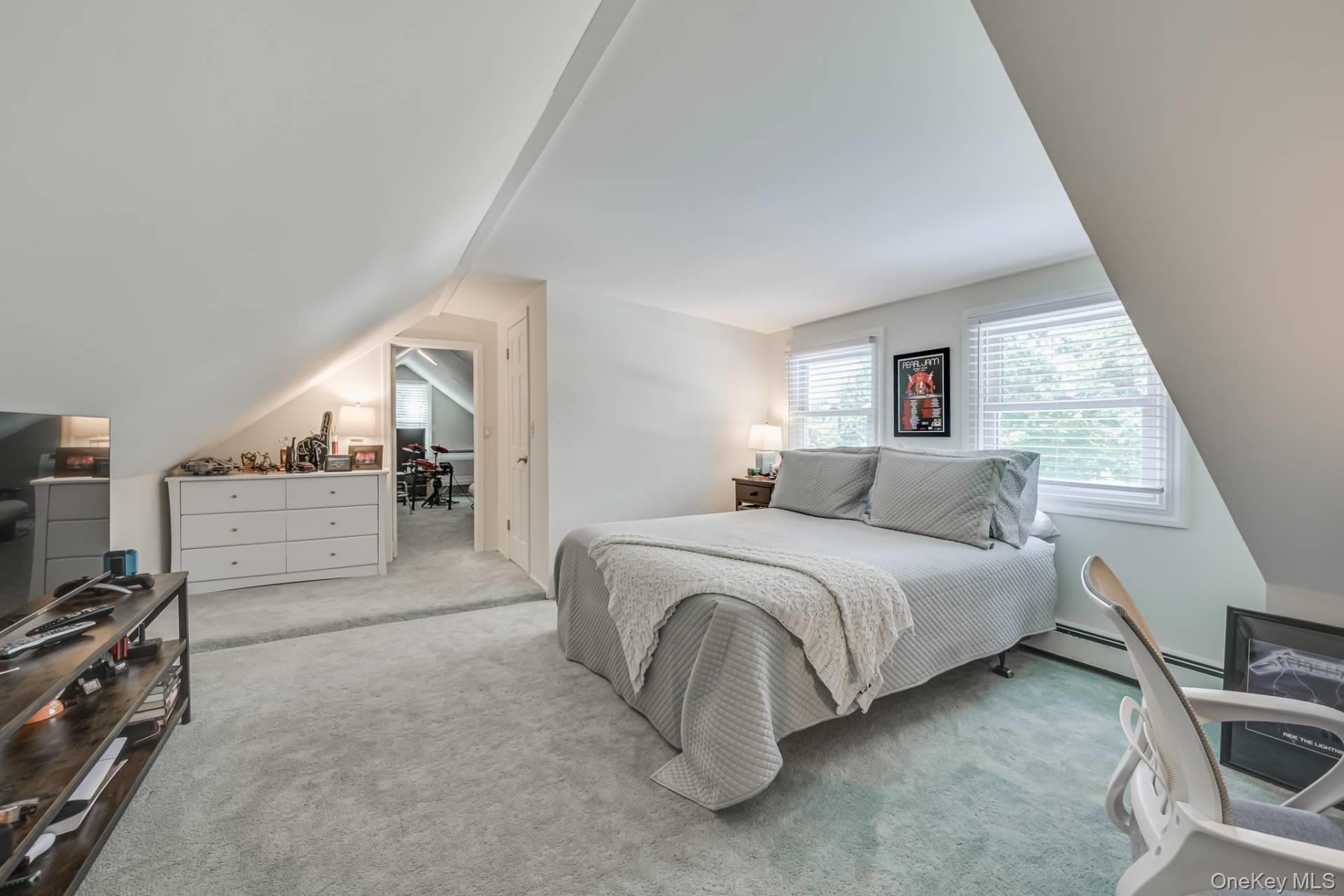 11 Harbor Road, Hampton Bays, NY 11946