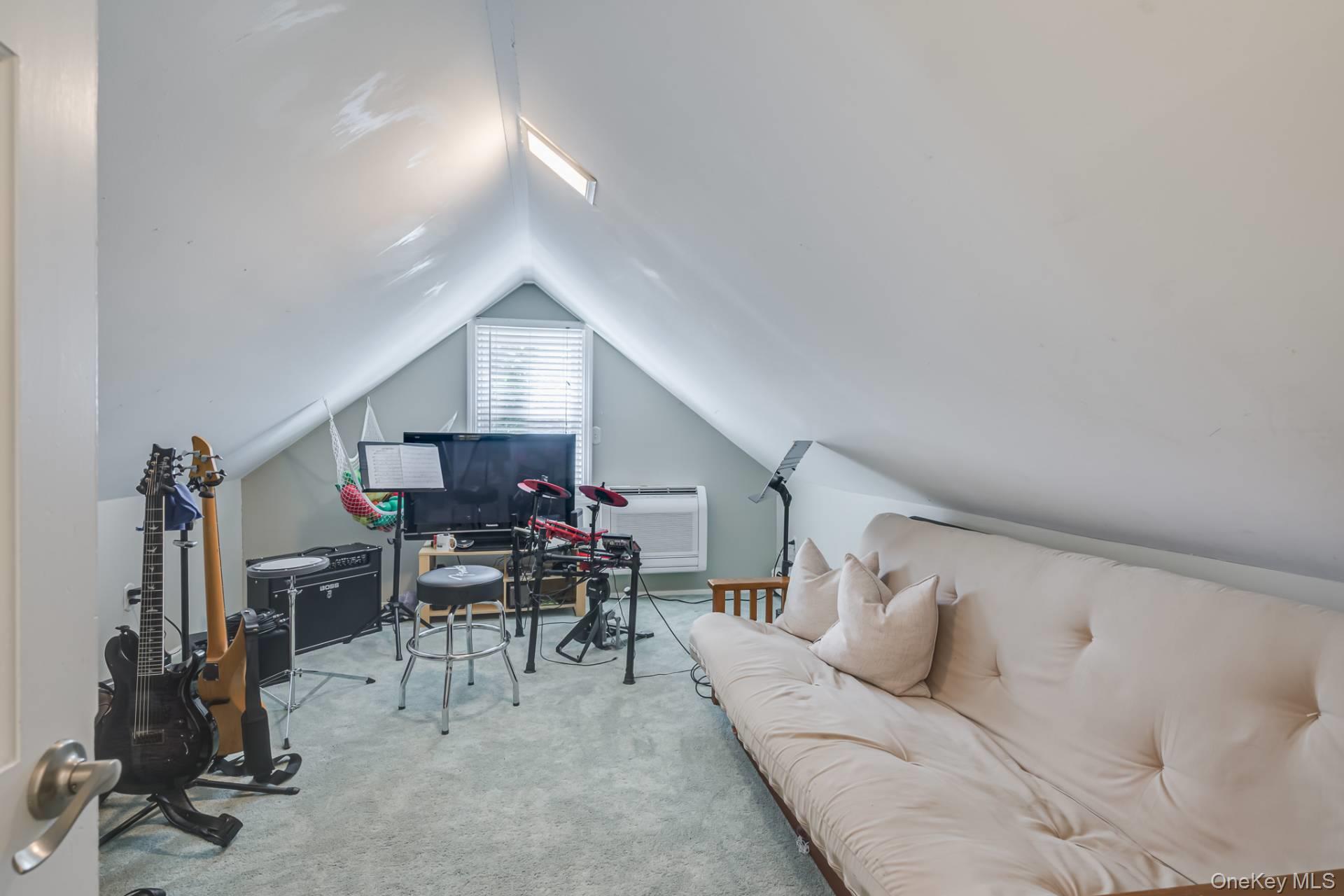 11 Harbor Road, Hampton Bays, NY 11946