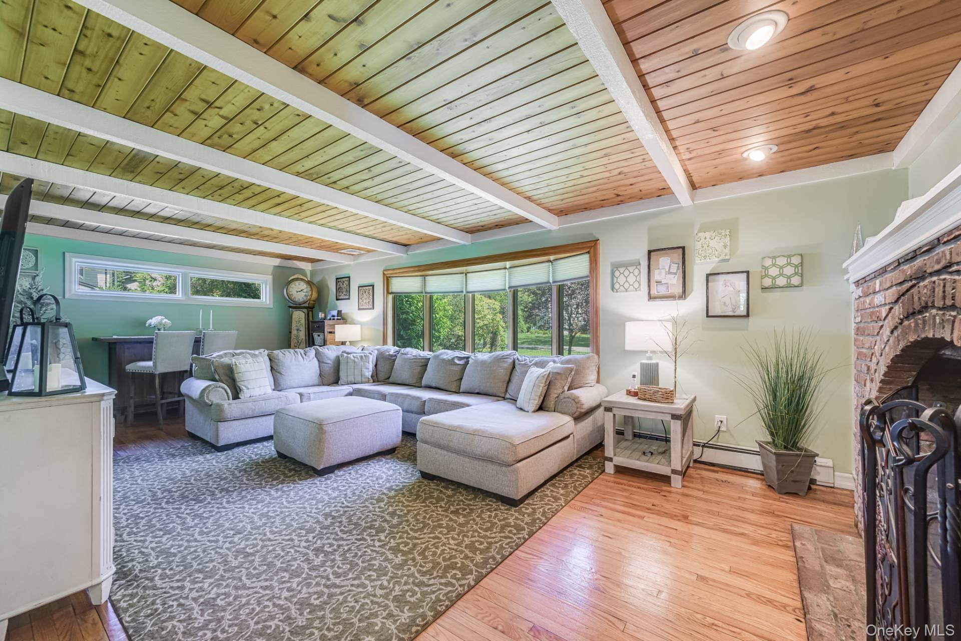 11 Harbor Road, Hampton Bays, NY 11946