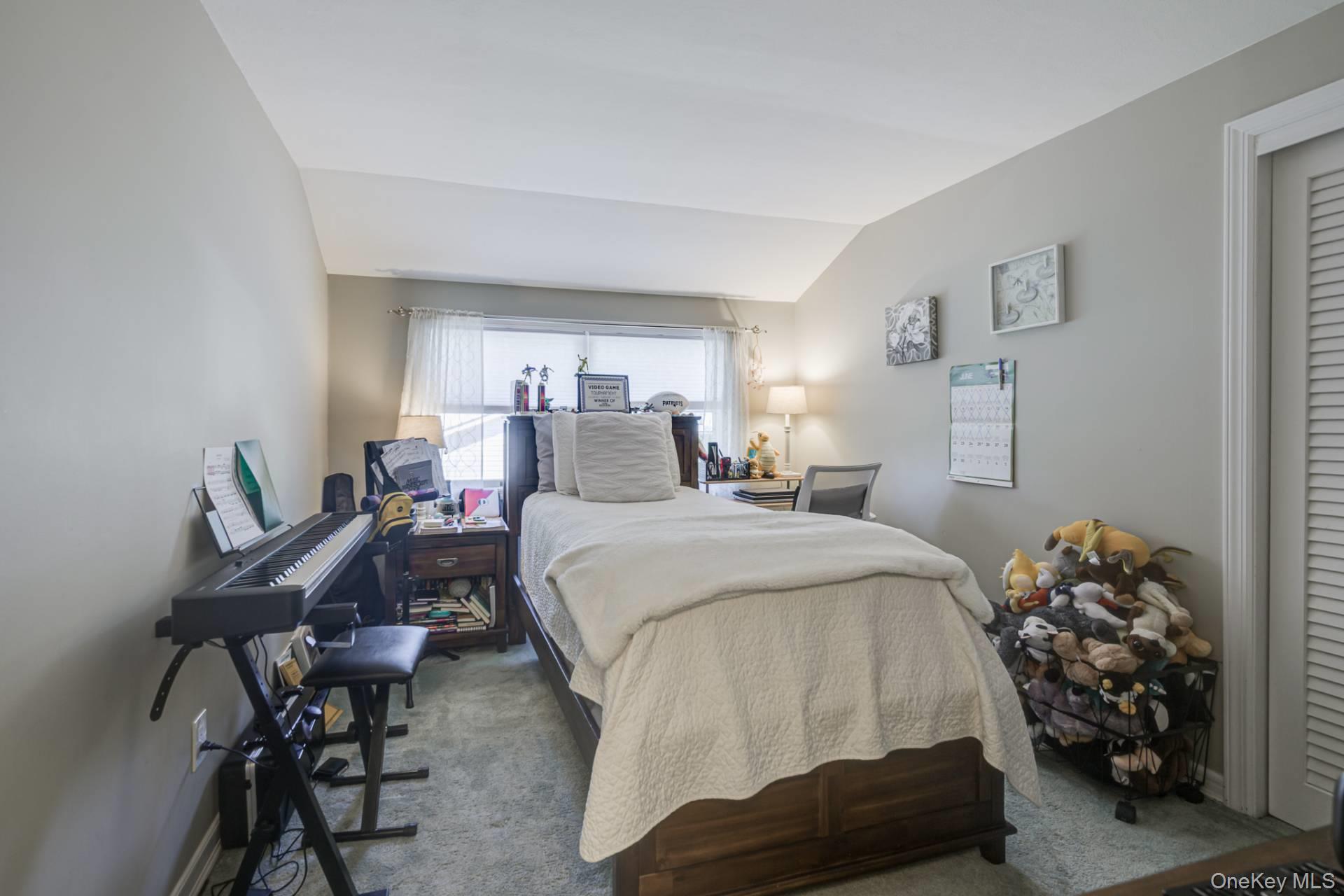 11 Harbor Road, Hampton Bays, NY 11946