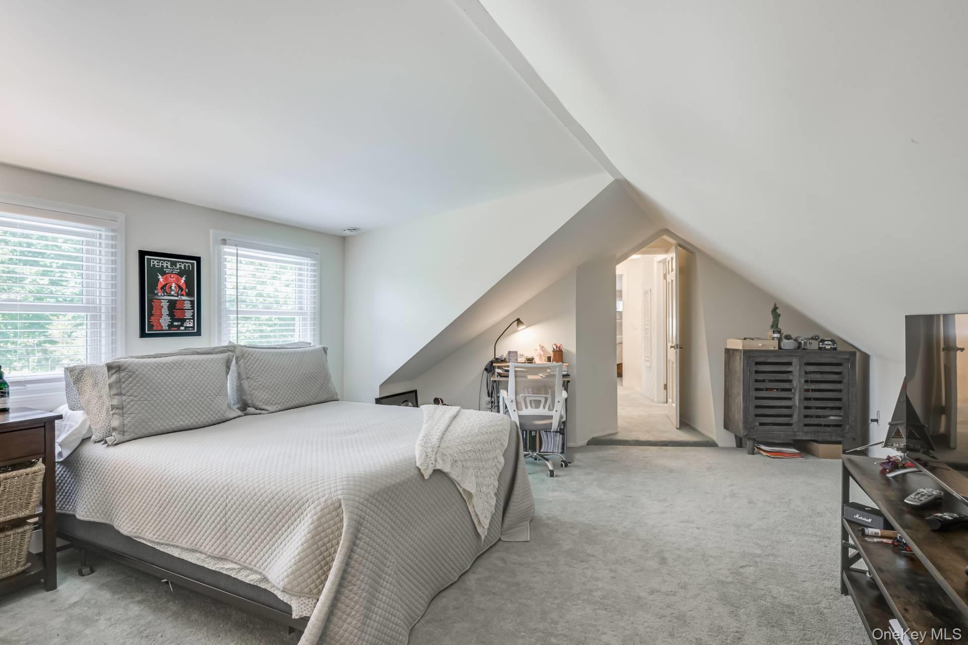 11 Harbor Road, Hampton Bays, NY 11946