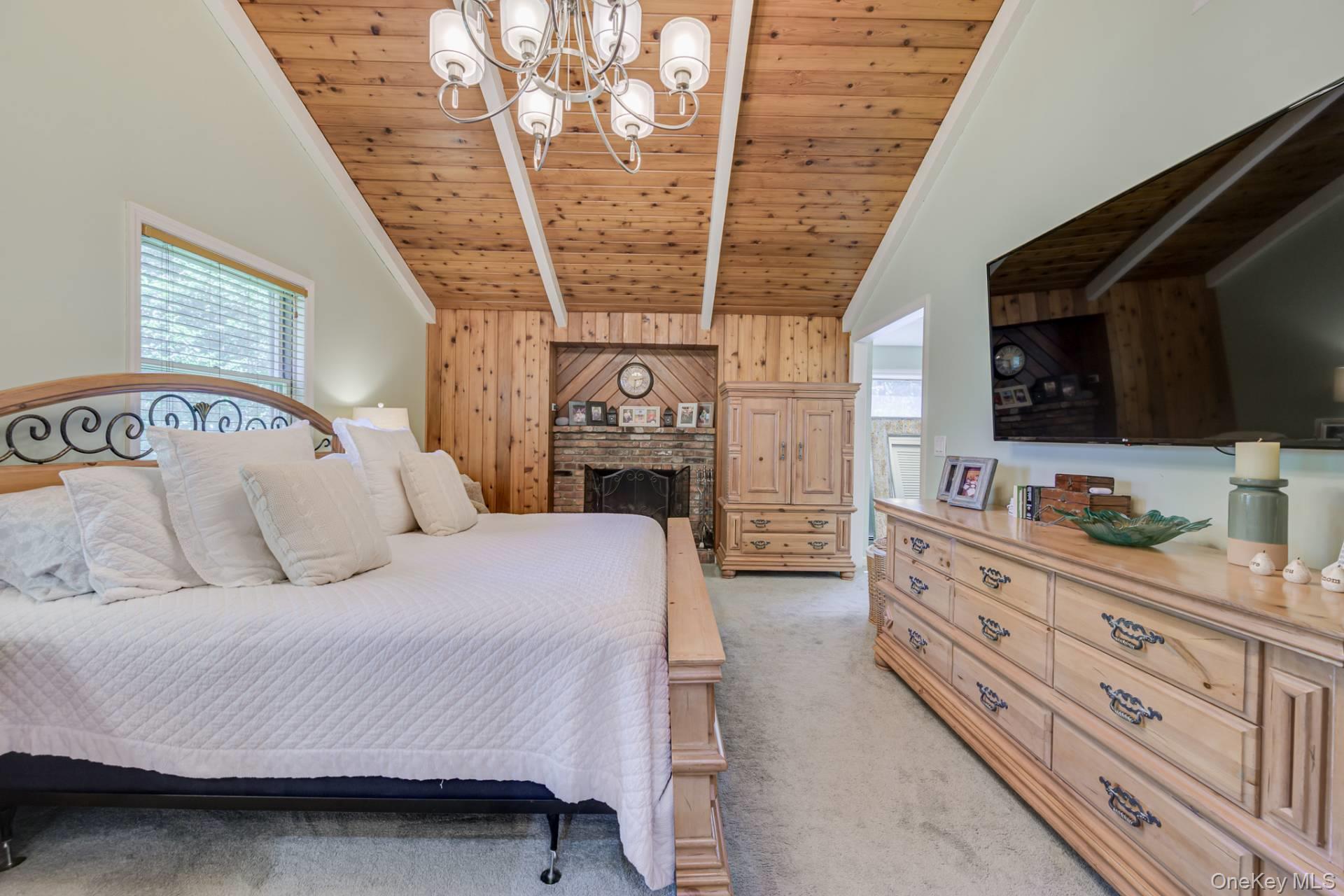 11 Harbor Road, Hampton Bays, NY 11946