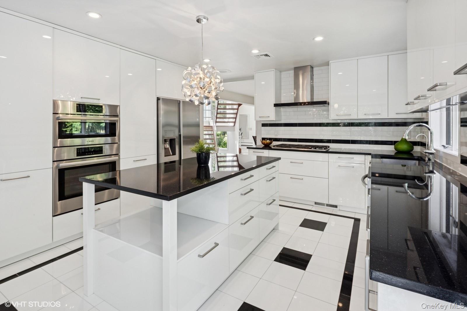 4 Hemlock Hollow Place, Armonk, NY 10504