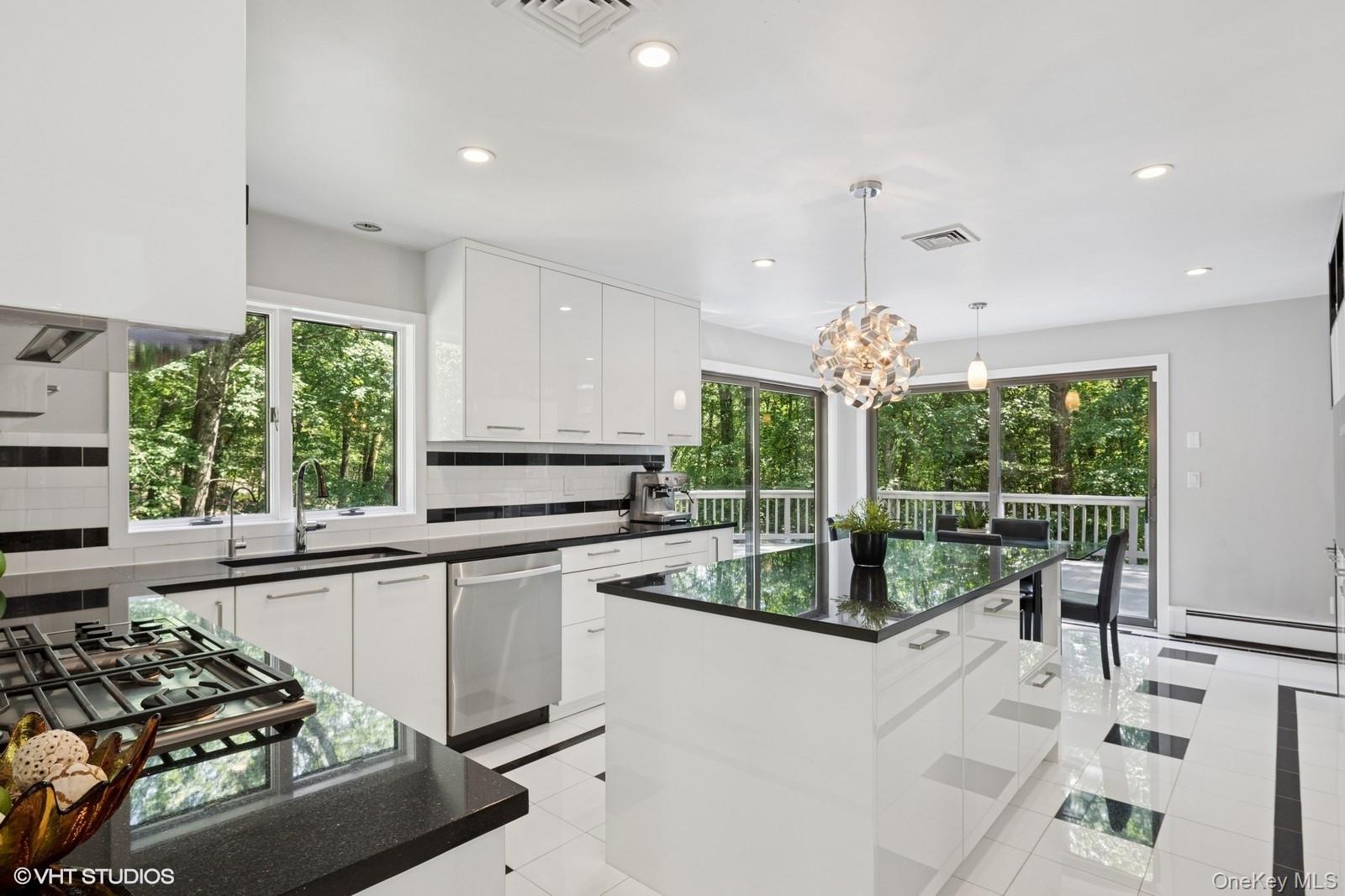 4 Hemlock Hollow Place, Armonk, NY 10504