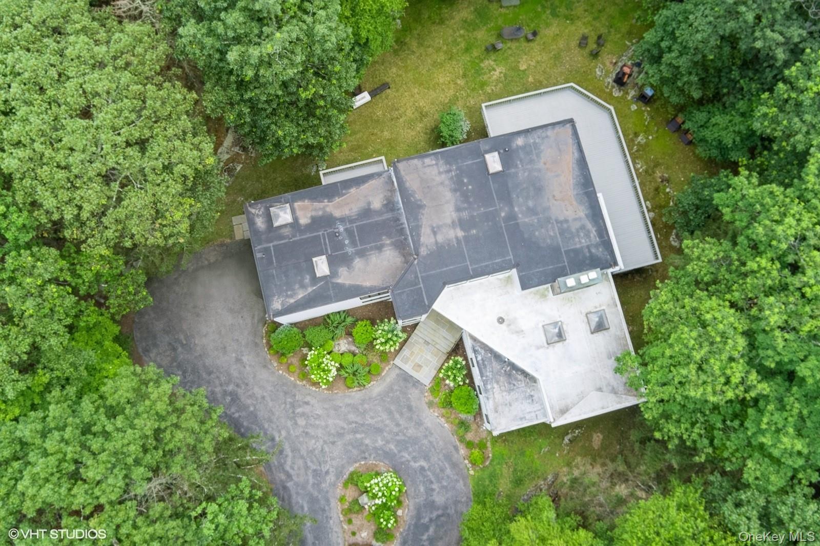 4 Hemlock Hollow Place, Armonk, NY 10504