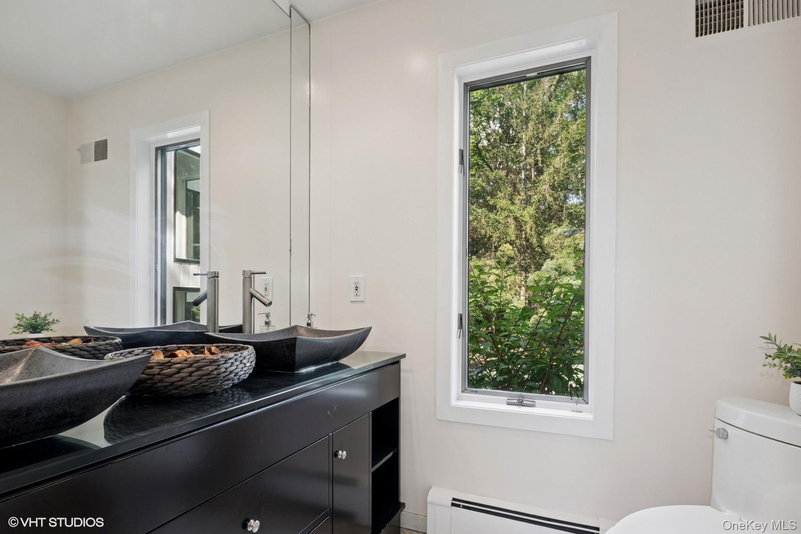 4 Hemlock Hollow Place, Armonk, NY 10504