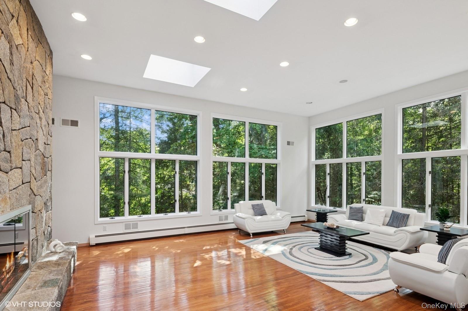 4 Hemlock Hollow Place, Armonk, NY 10504