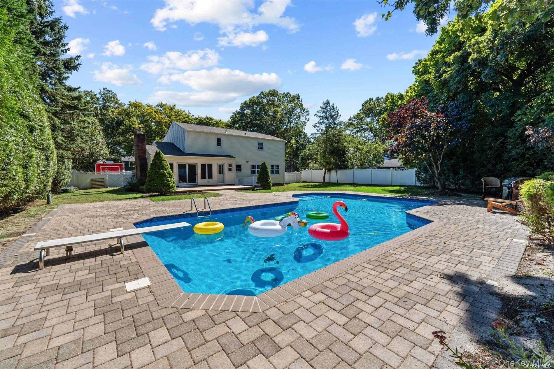 82 Woodview Lane, Centereach, NY 11720