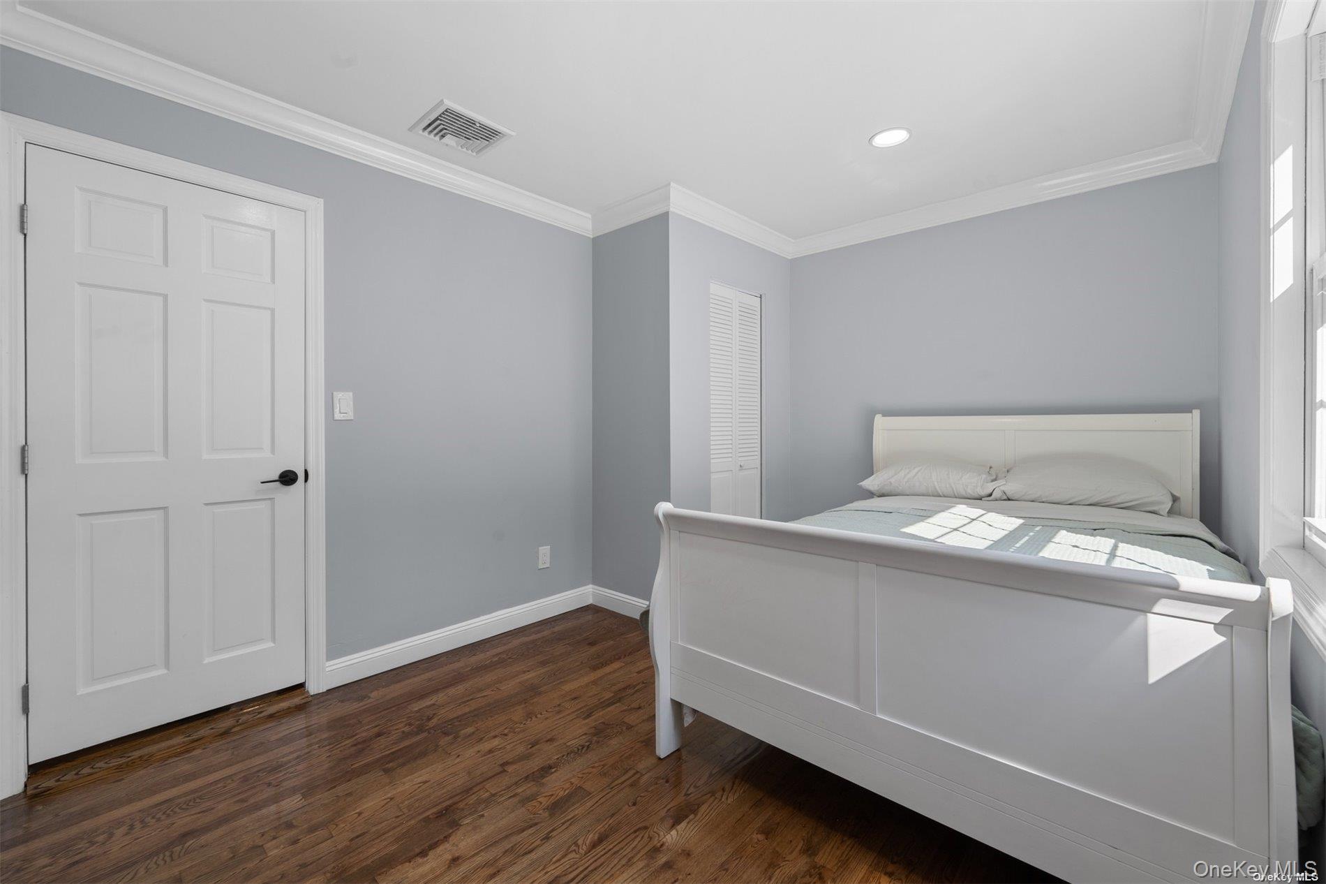 82 Woodview Lane, Centereach, NY 11720