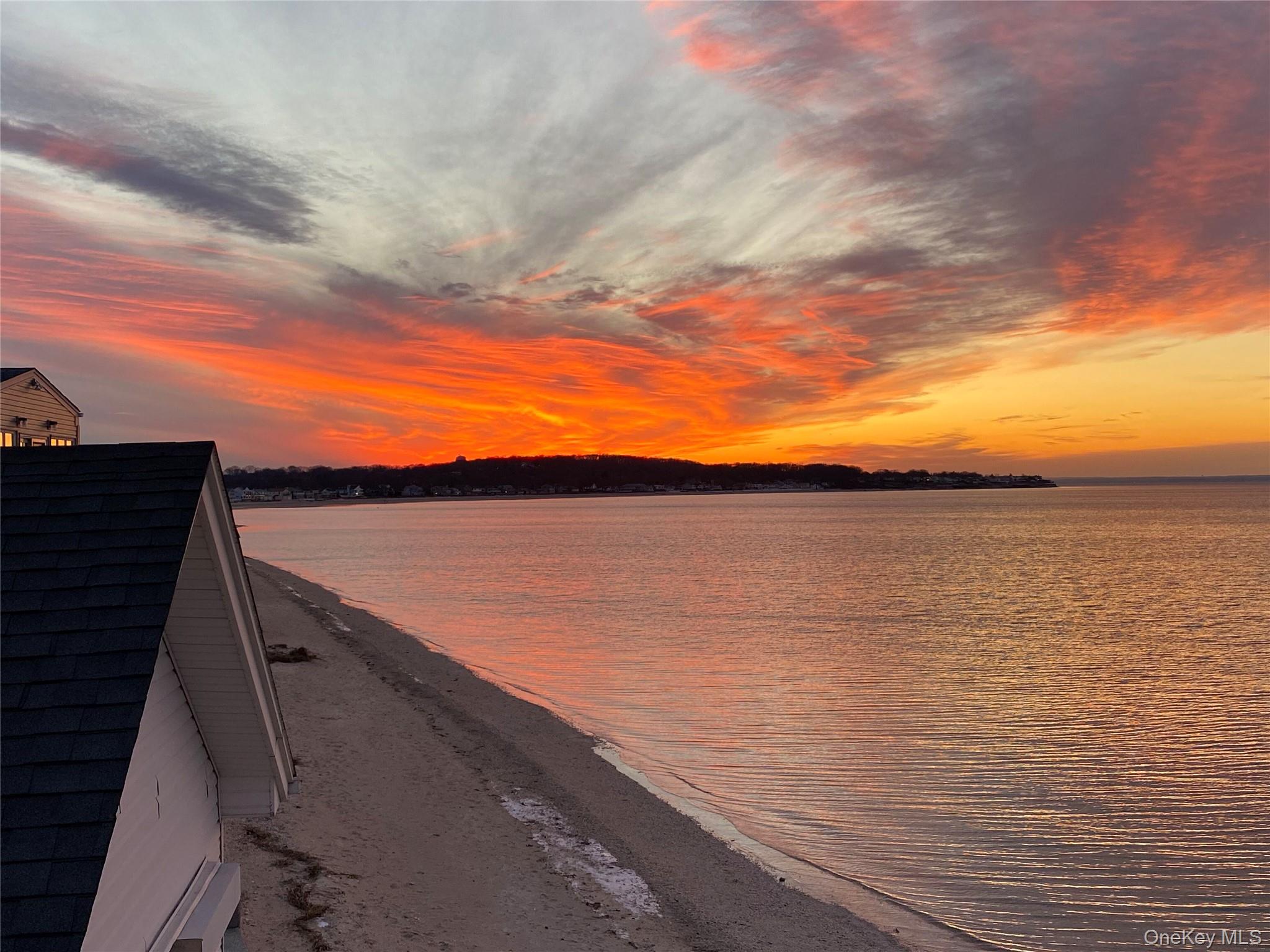 19 Pine Lane, Bayville, NY 11709