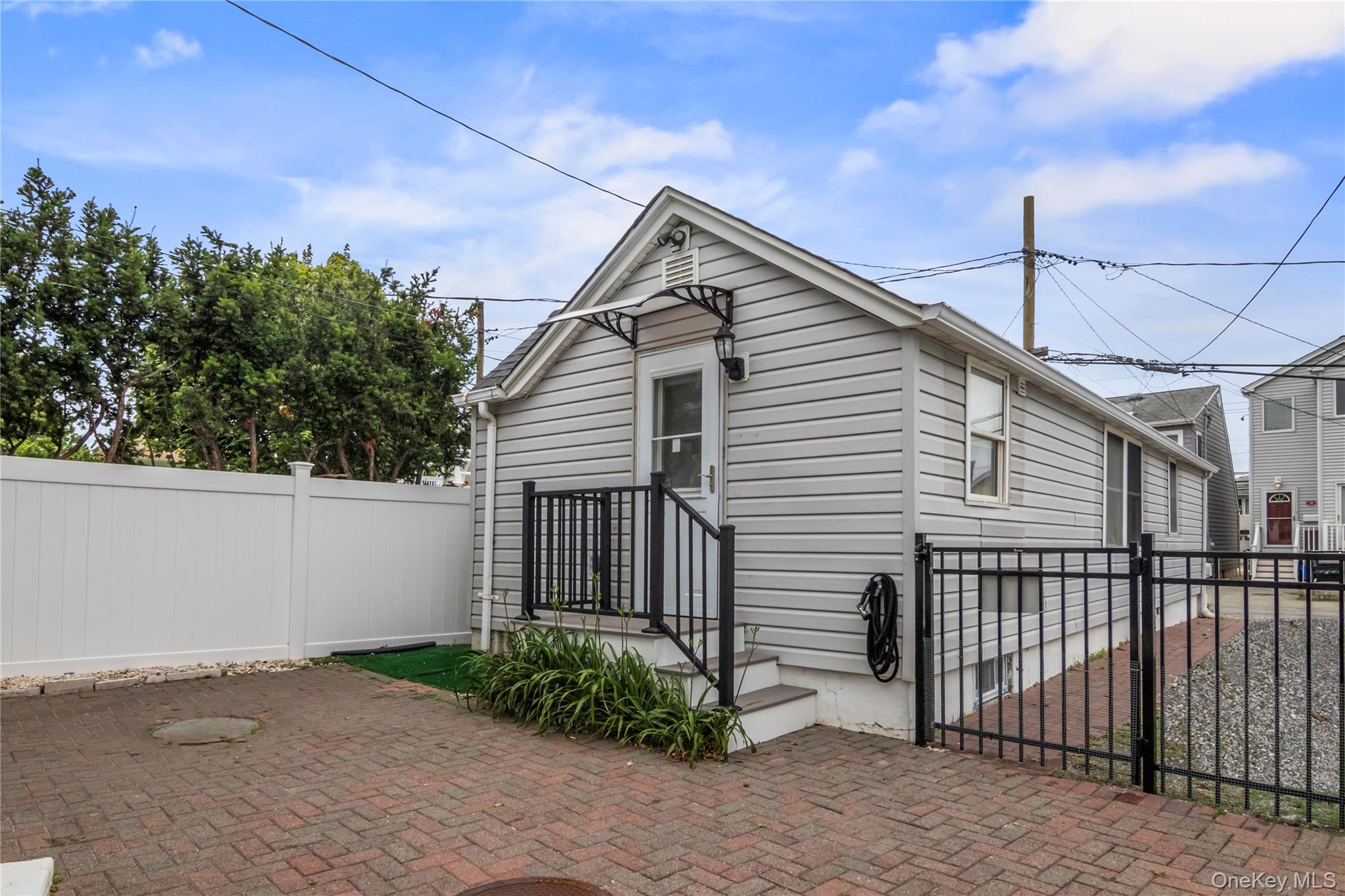 19 Pine Lane, Bayville, NY 11709