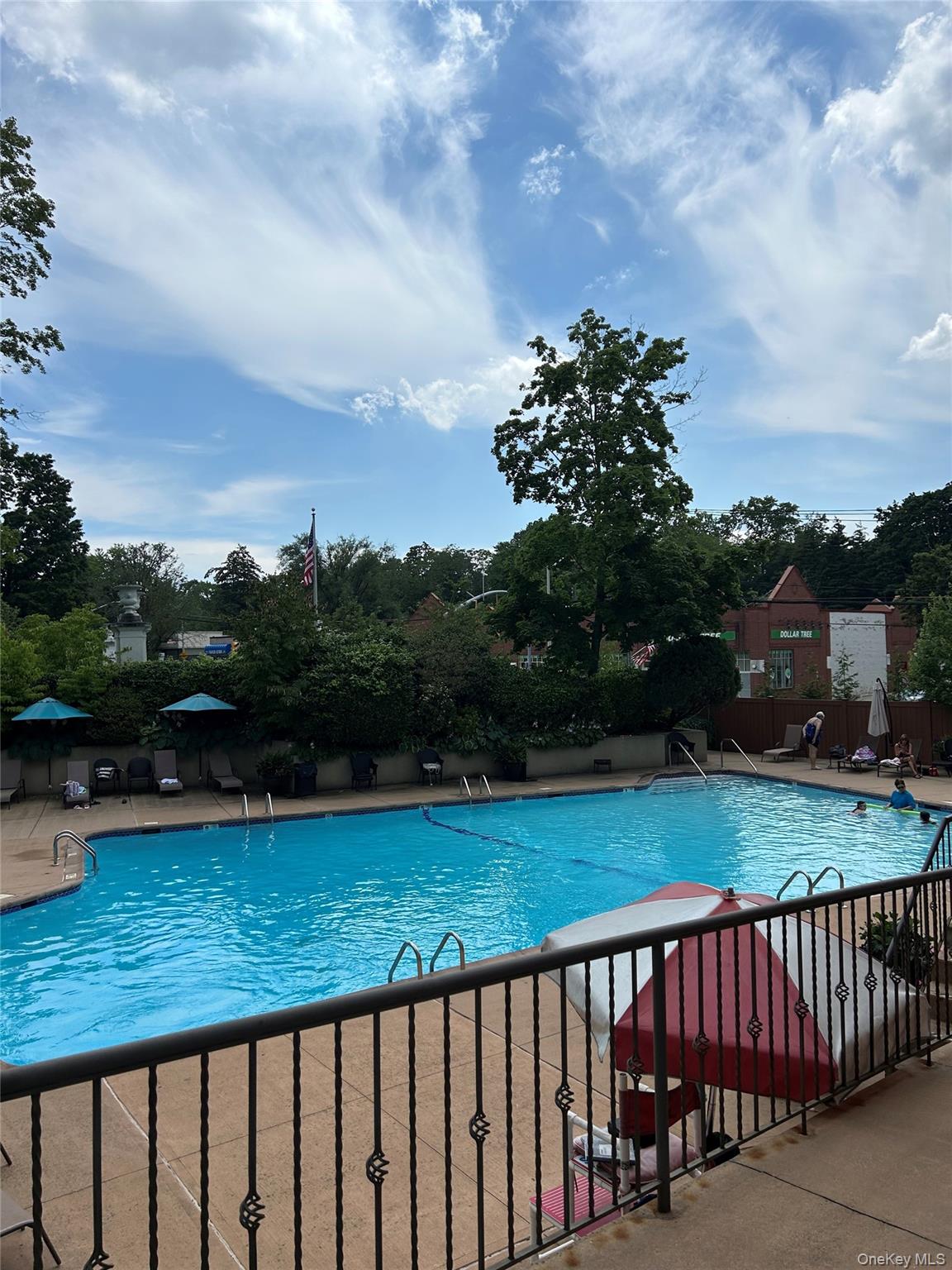 1 Kensington # 107, Great Neck, NY 11021