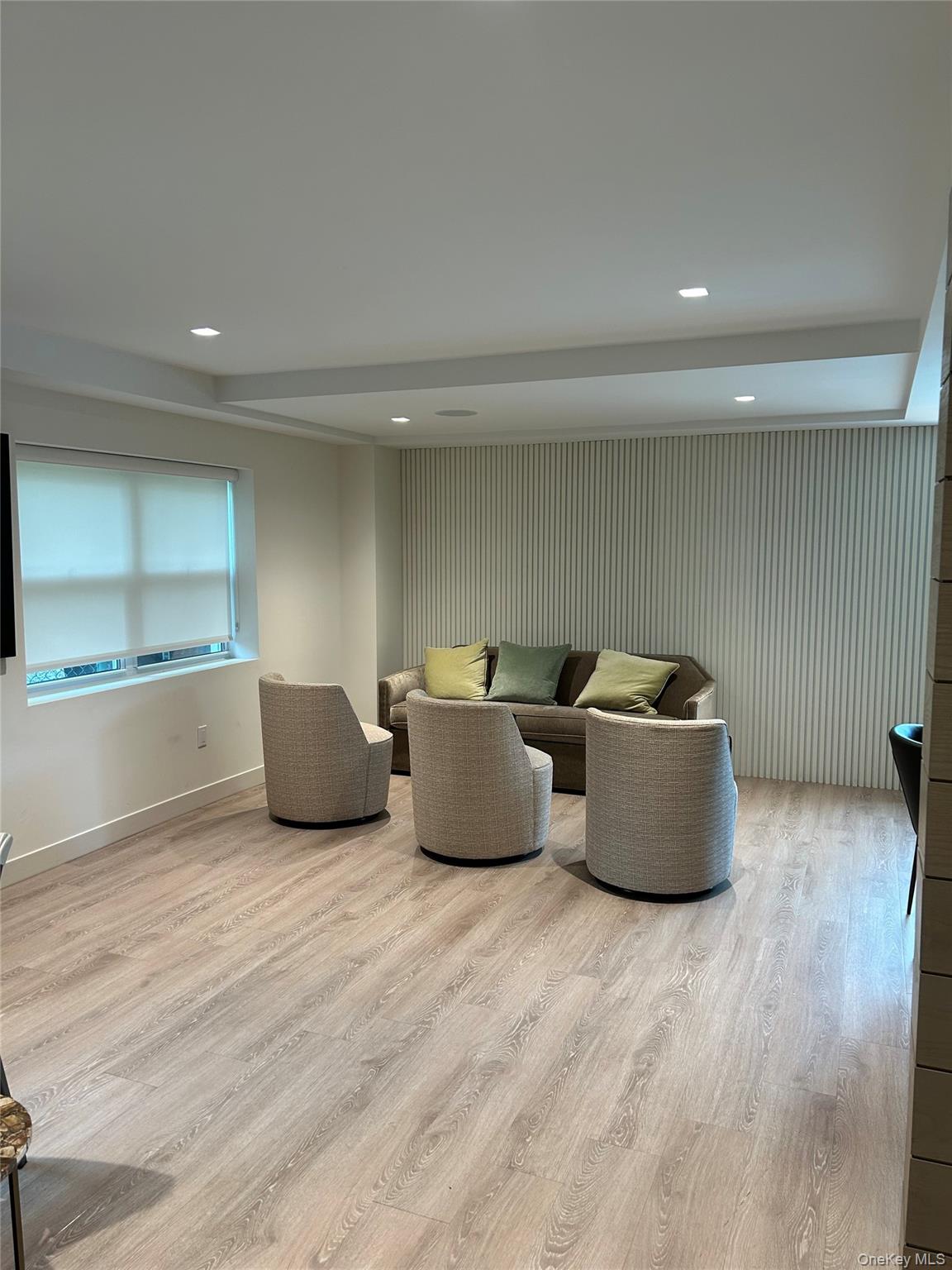 1 Kensington # 107, Great Neck, NY 11021