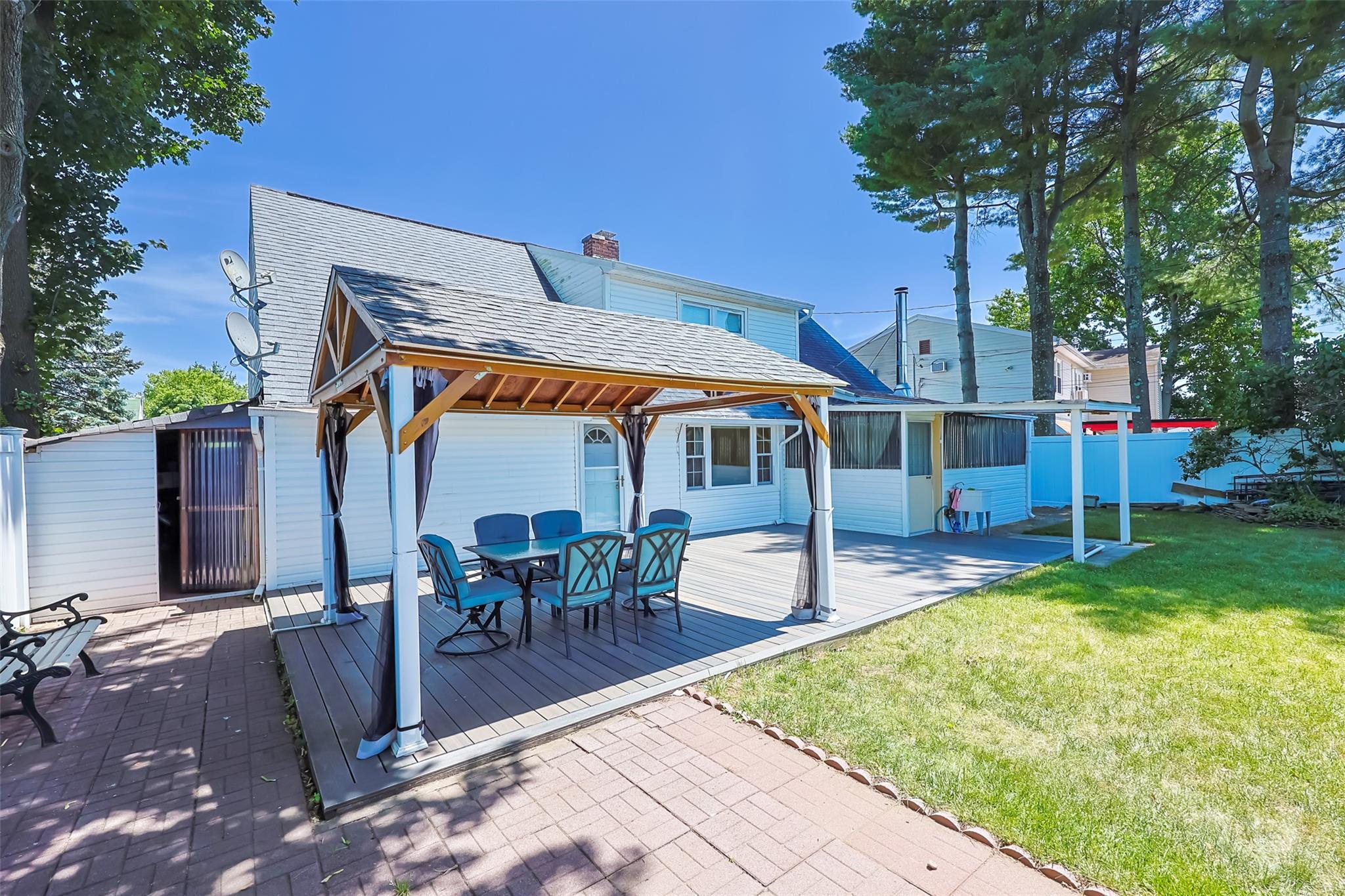 4 Wagon Lane, Levittown, NY 11756