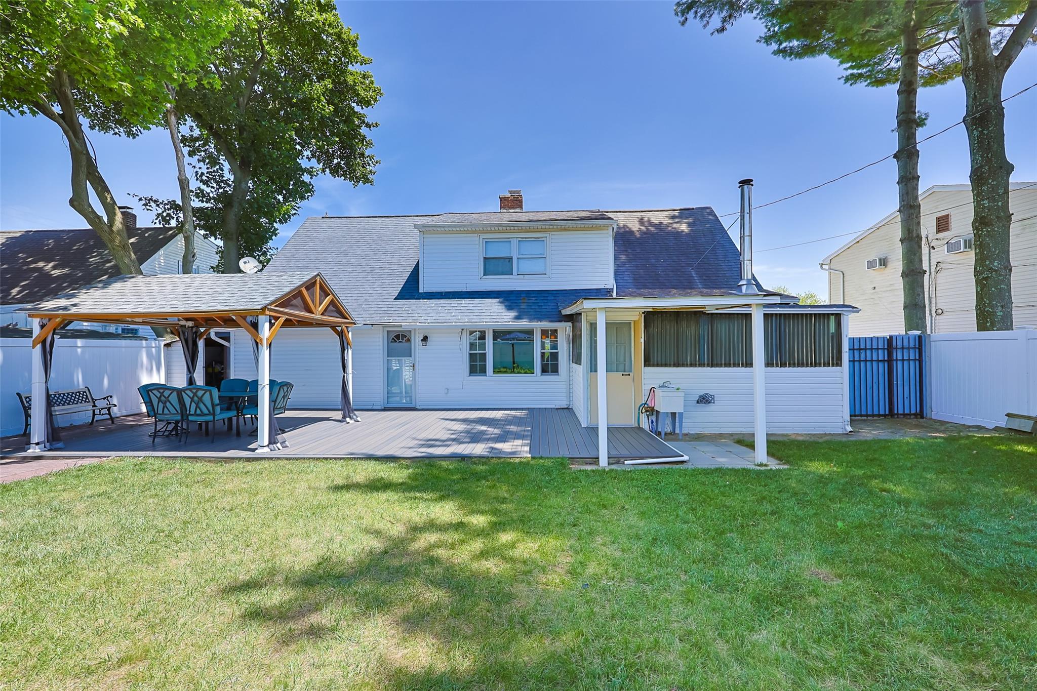 4 Wagon Lane, Levittown, NY 11756