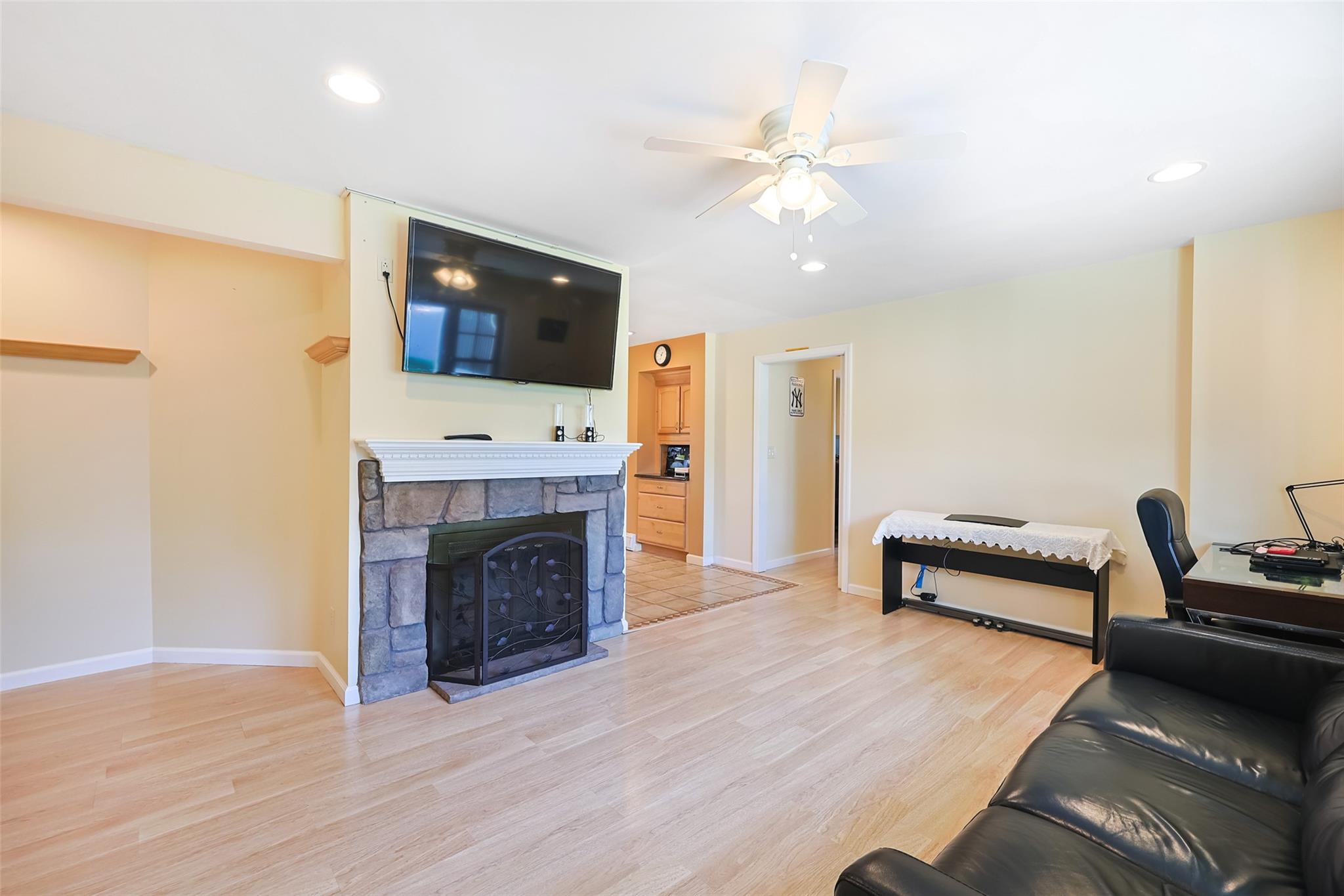 4 Wagon Lane, Levittown, NY 11756