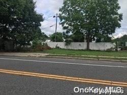 23 N Evergreen Drive, Selden, NY 11784