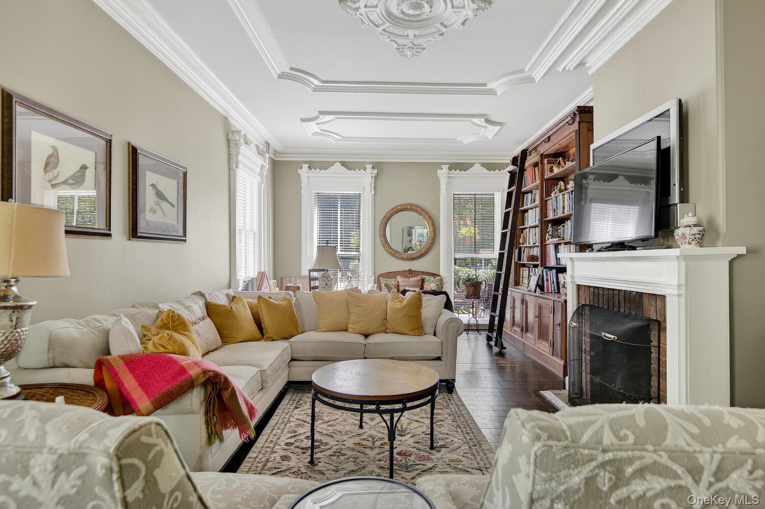 4 Parkview Terrace, Huntington, NY 11743