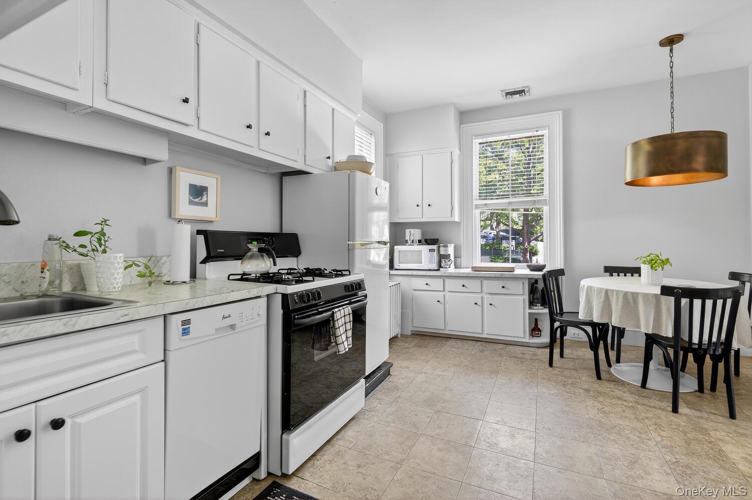 4 Parkview Terrace, Huntington, NY 11743