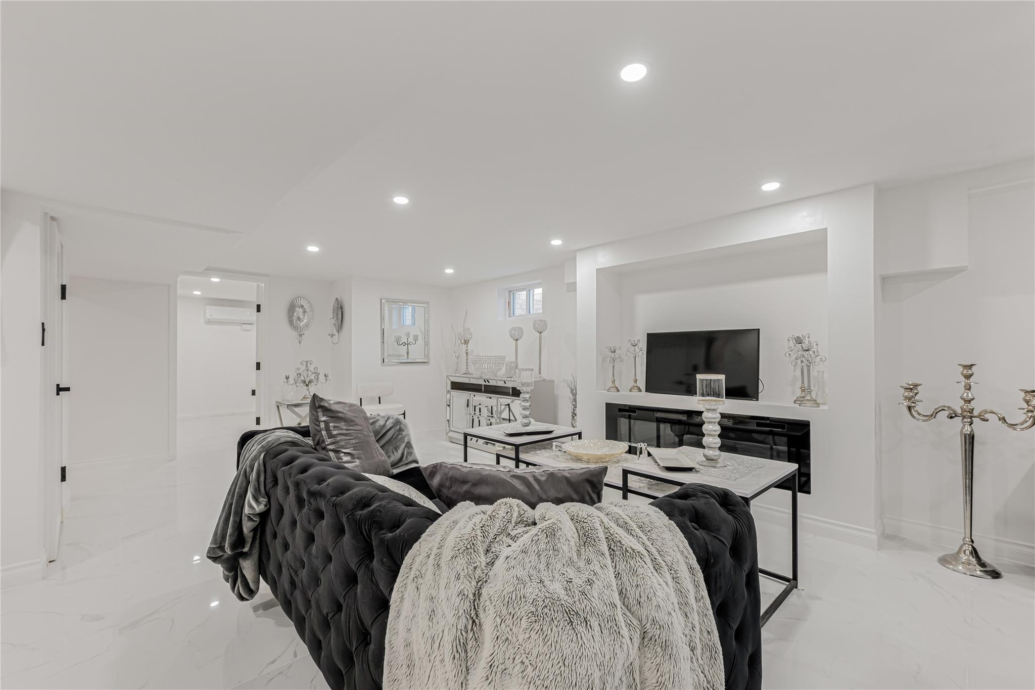 3 Fairview Lane, Glen Cove, NY 11542