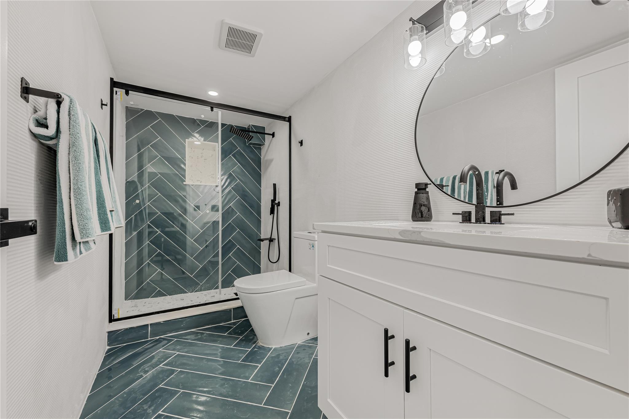 3 Fairview Lane, Glen Cove, NY 11542