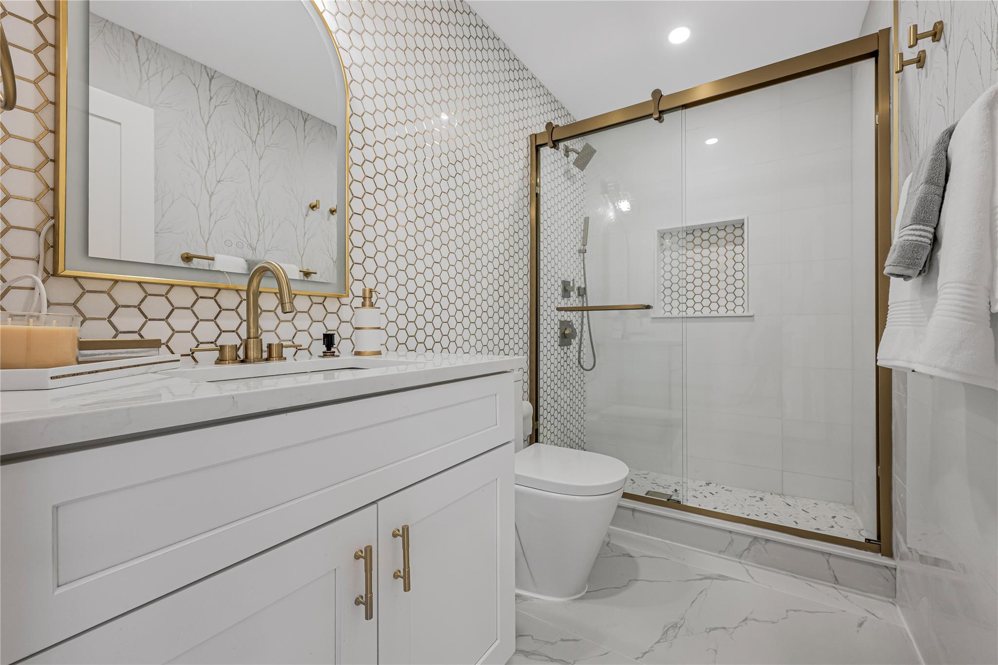 3 Fairview Lane, Glen Cove, NY 11542