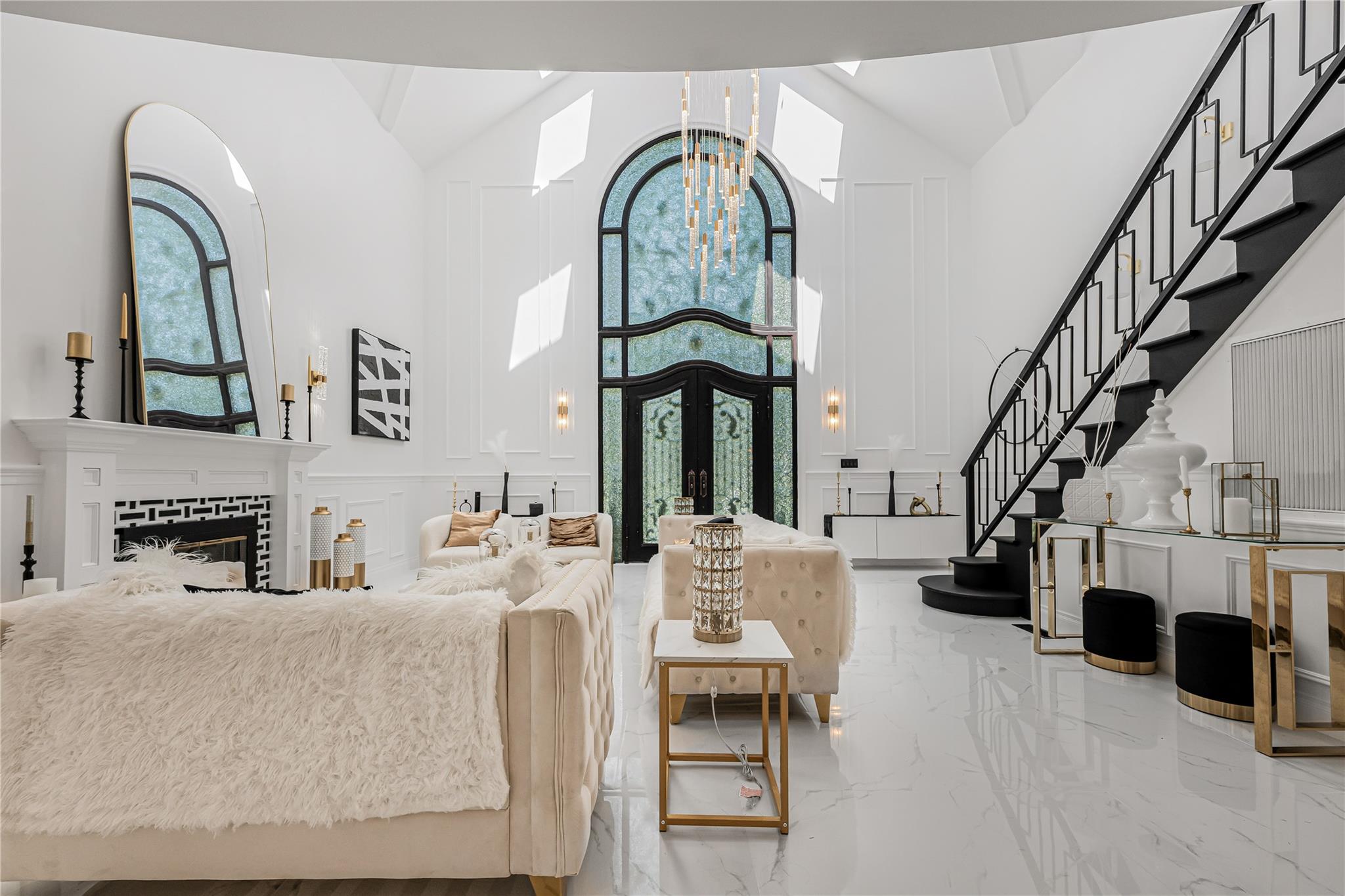 3 Fairview Lane, Glen Cove, NY 11542