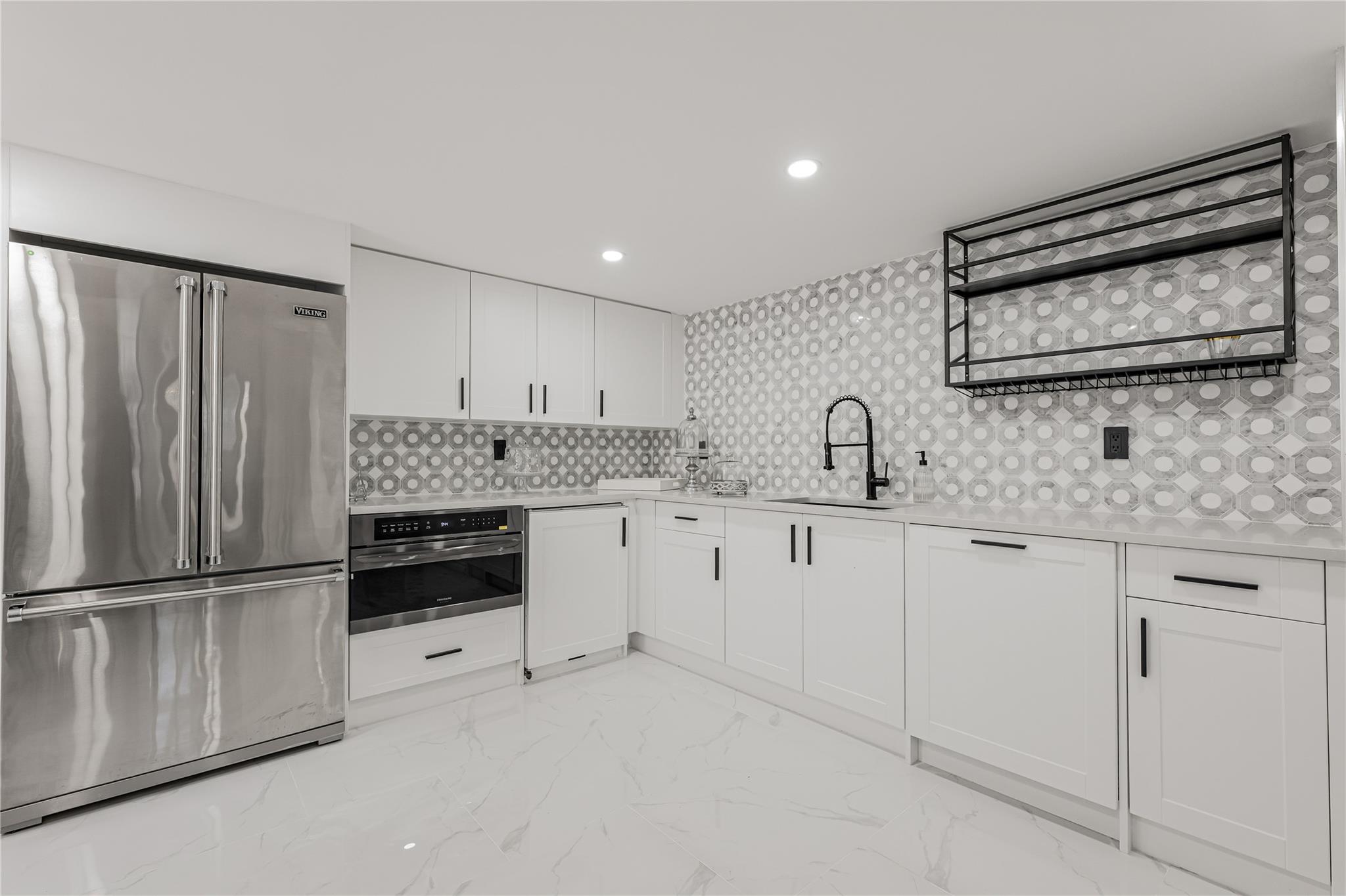 3 Fairview Lane, Glen Cove, NY 11542