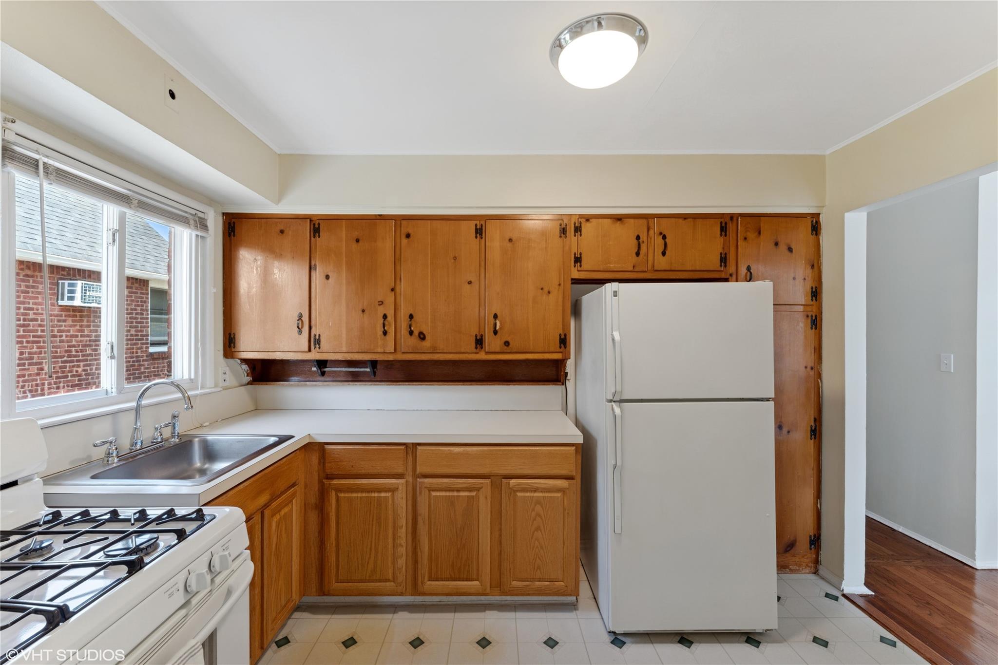 512 Nassau Boulevard, Williston Park, NY 11596