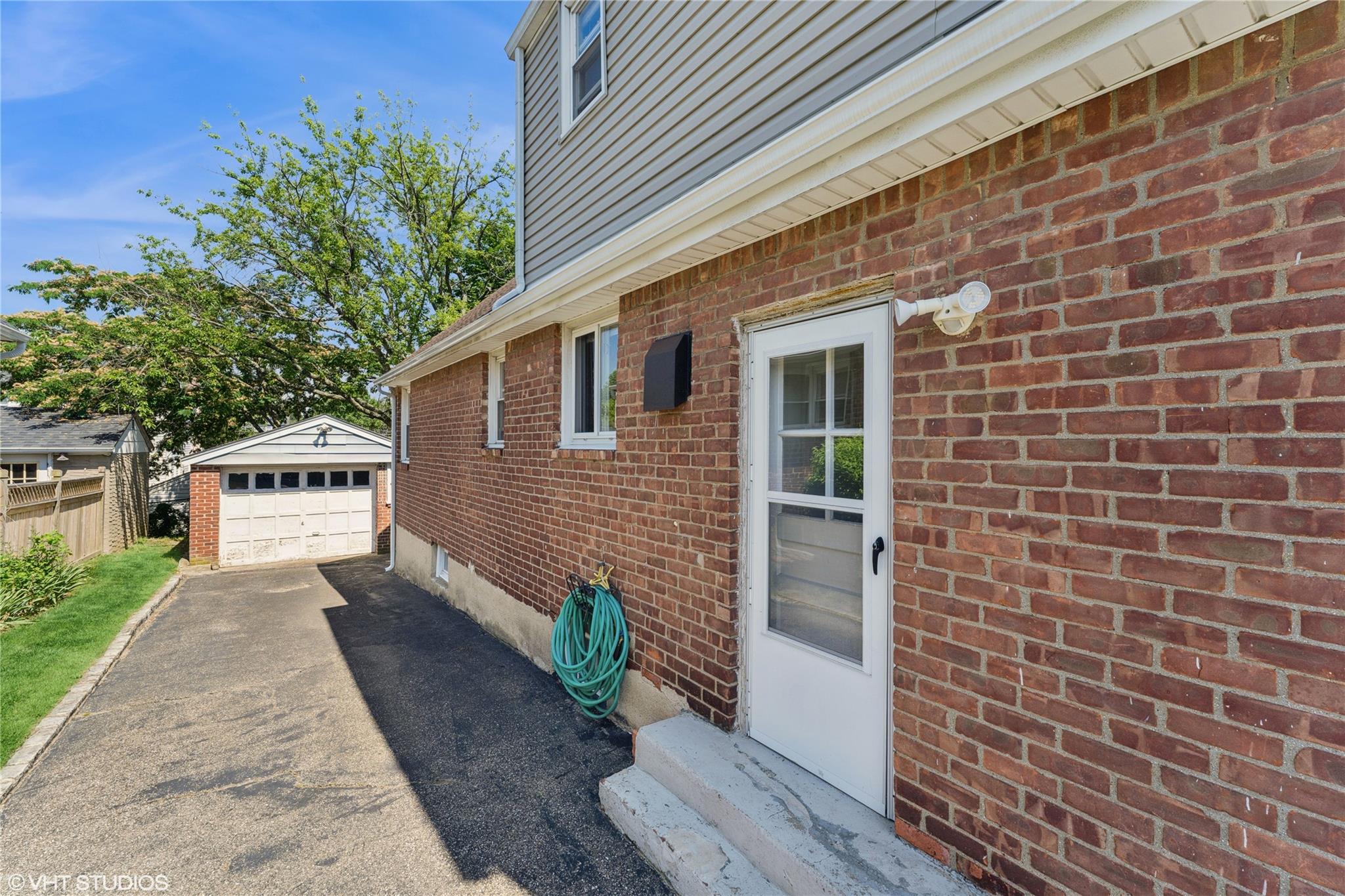 512 Nassau Boulevard, Williston Park, NY 11596