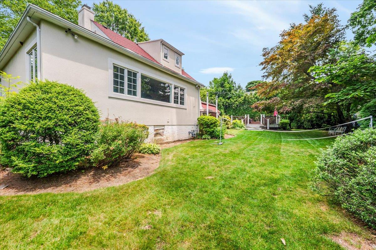 34 Arleigh Road, Great Neck, NY 11021